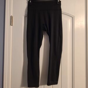 Fabletics Trinity Motion 365 Capri Leggings